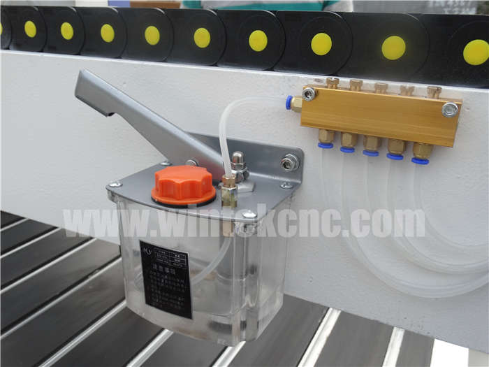 lubrication system of China 9015 hobby desktop wood cnc router for sale