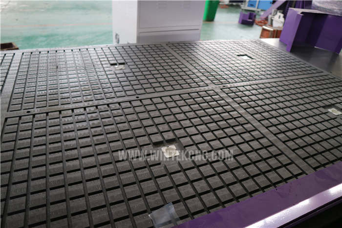 vacuum table of three heads 3d cnc router machine