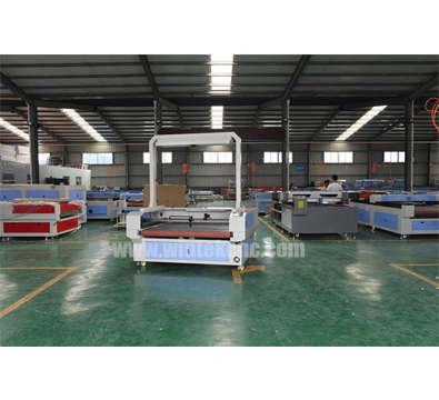 Automatic CCD Camera laser cutting machine,auto feeding laser cutting machine